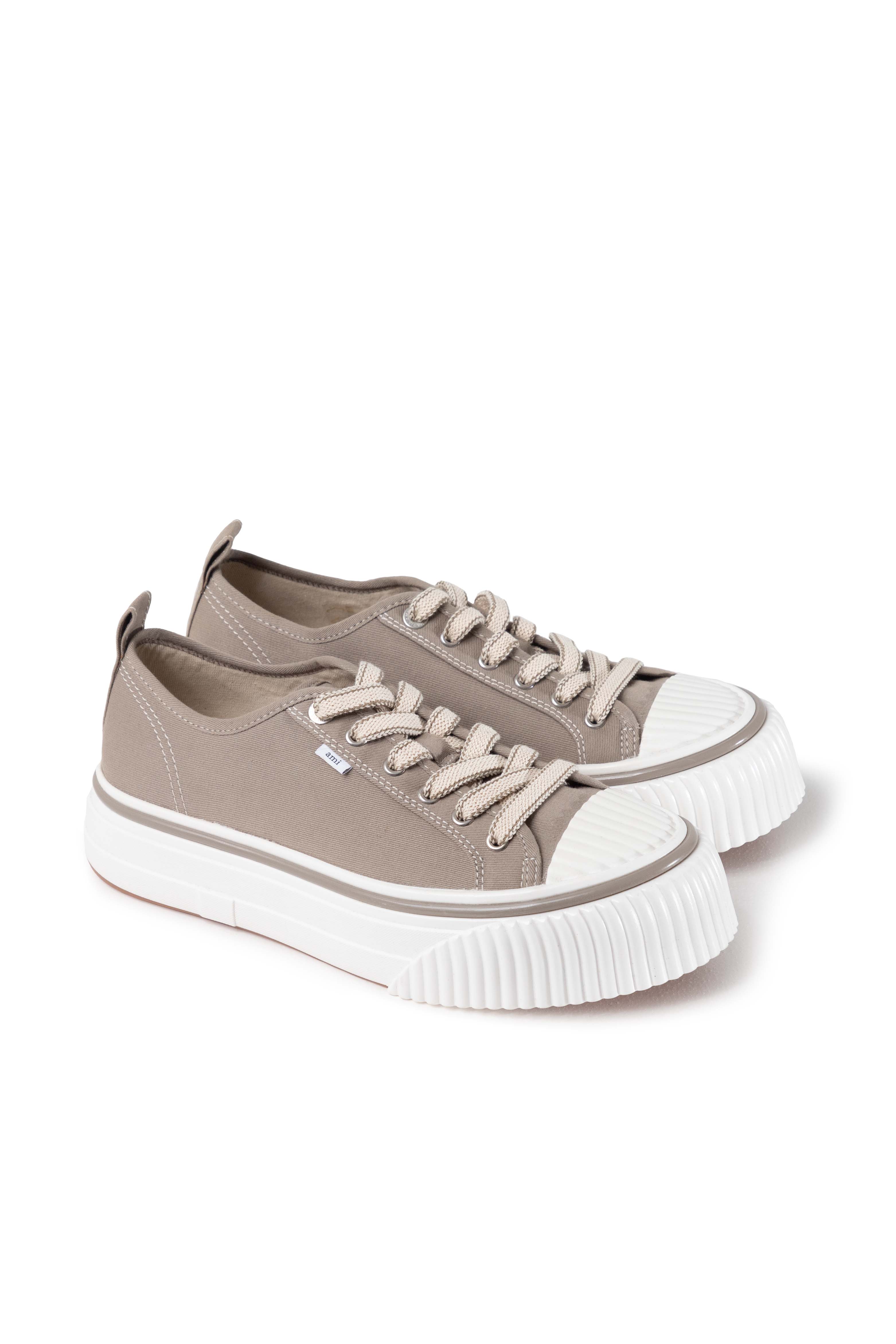 LOW TOP AMI 1980 SNEAKERS thumbnail 2