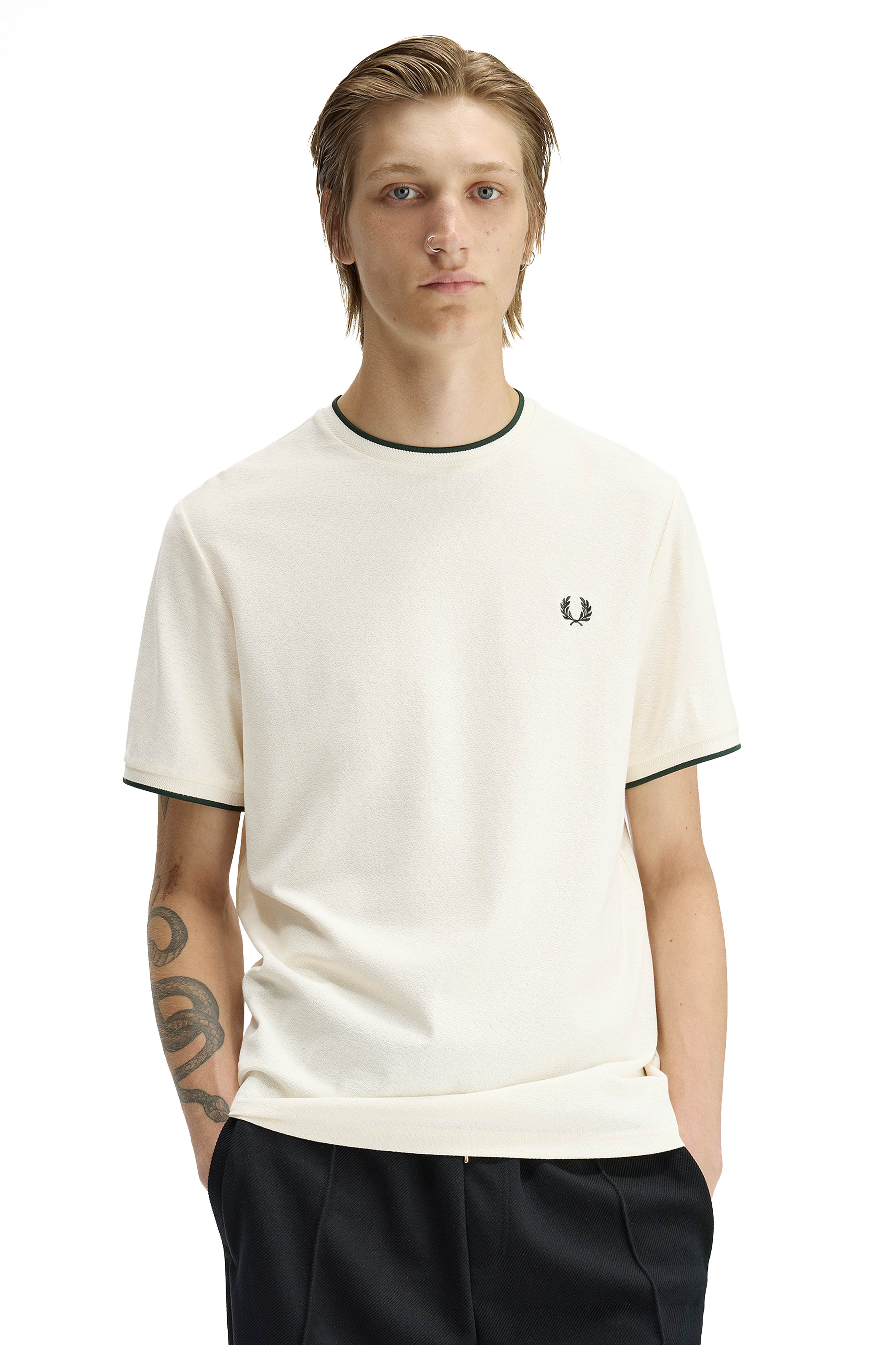 MEN'S TRIM DETAIL CREPE PIQUE TSHIRT thumbnail 3