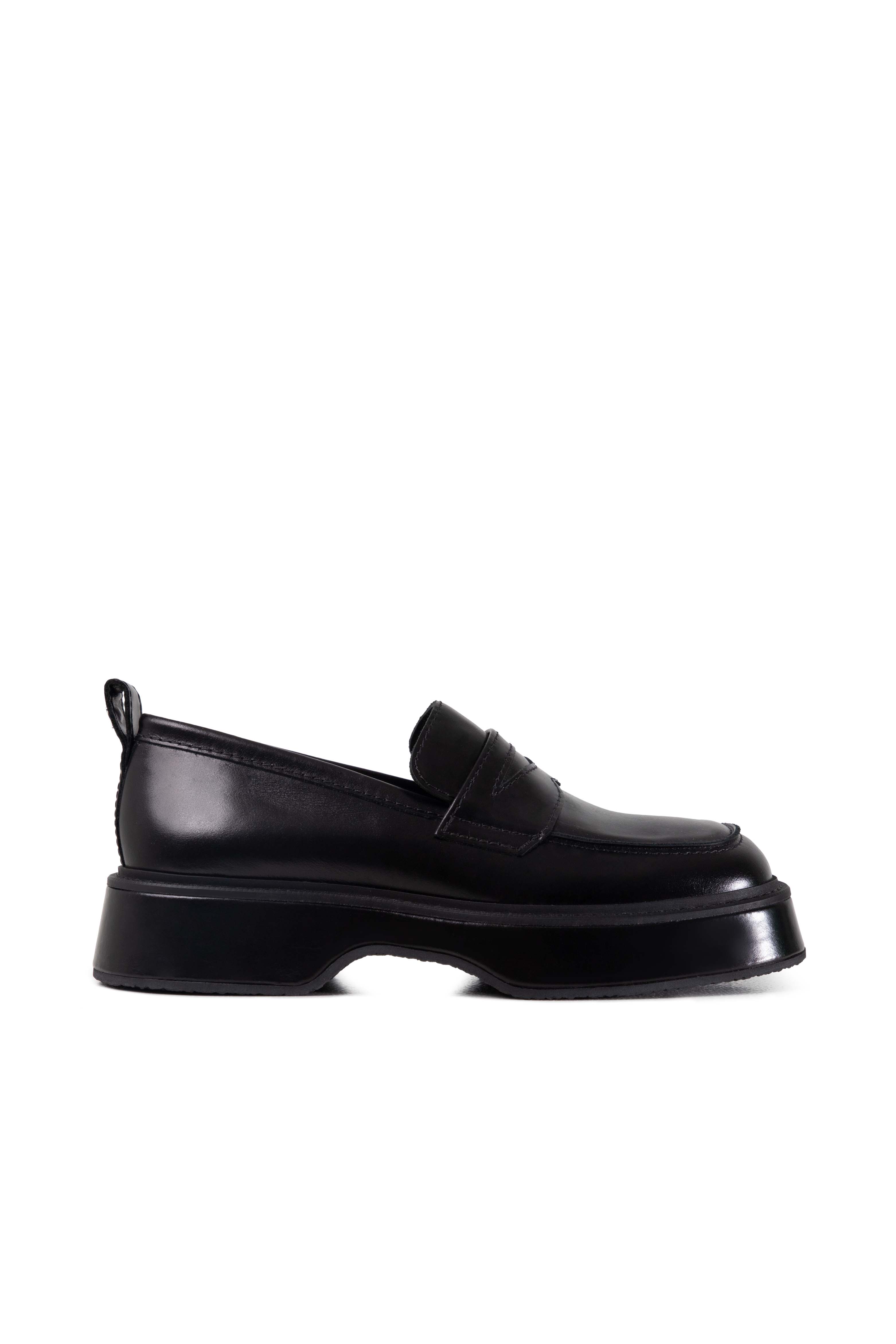 LEATHER LOAFER