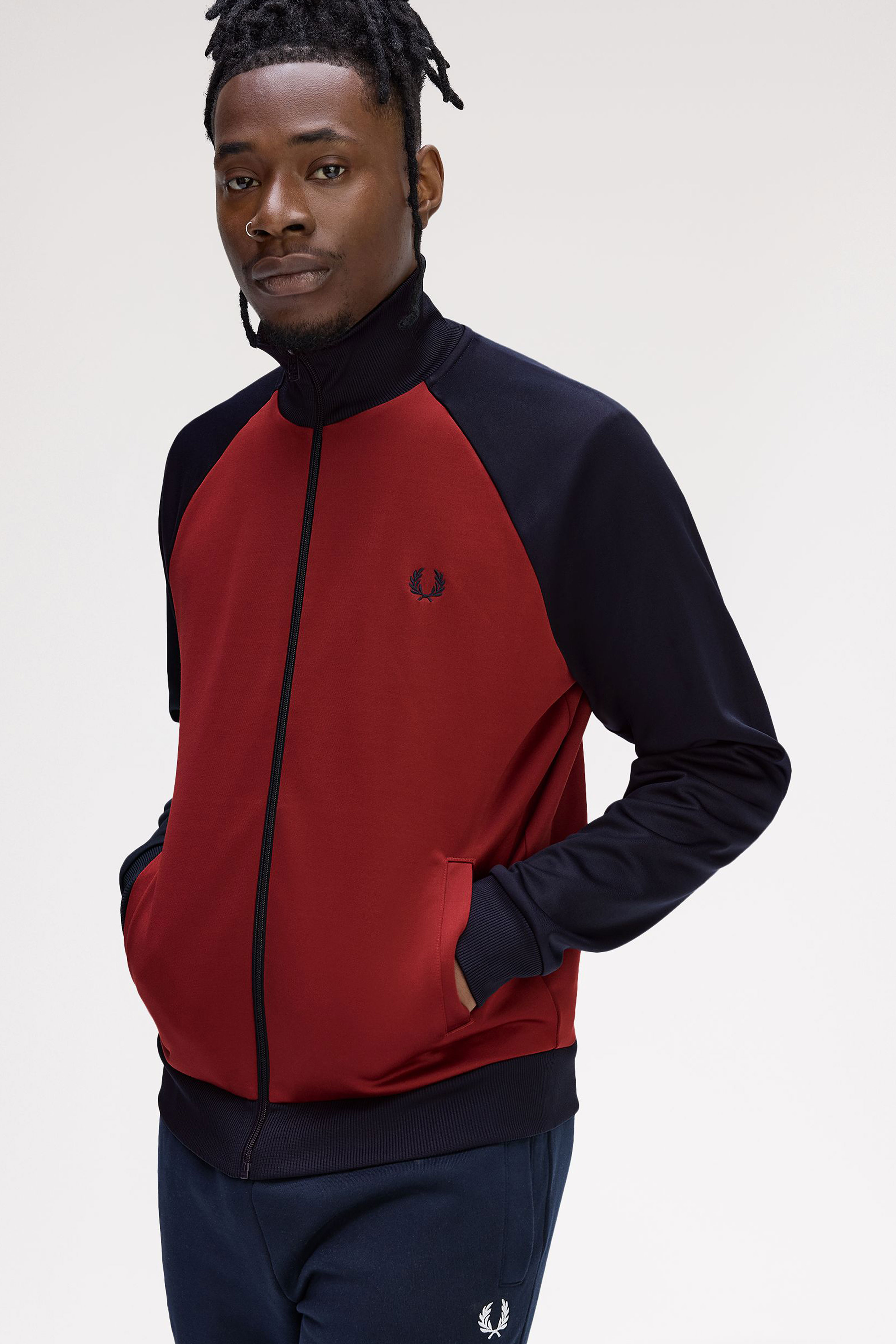 CONTRAST SLEEVE TRACK JACKET thumbnail 3