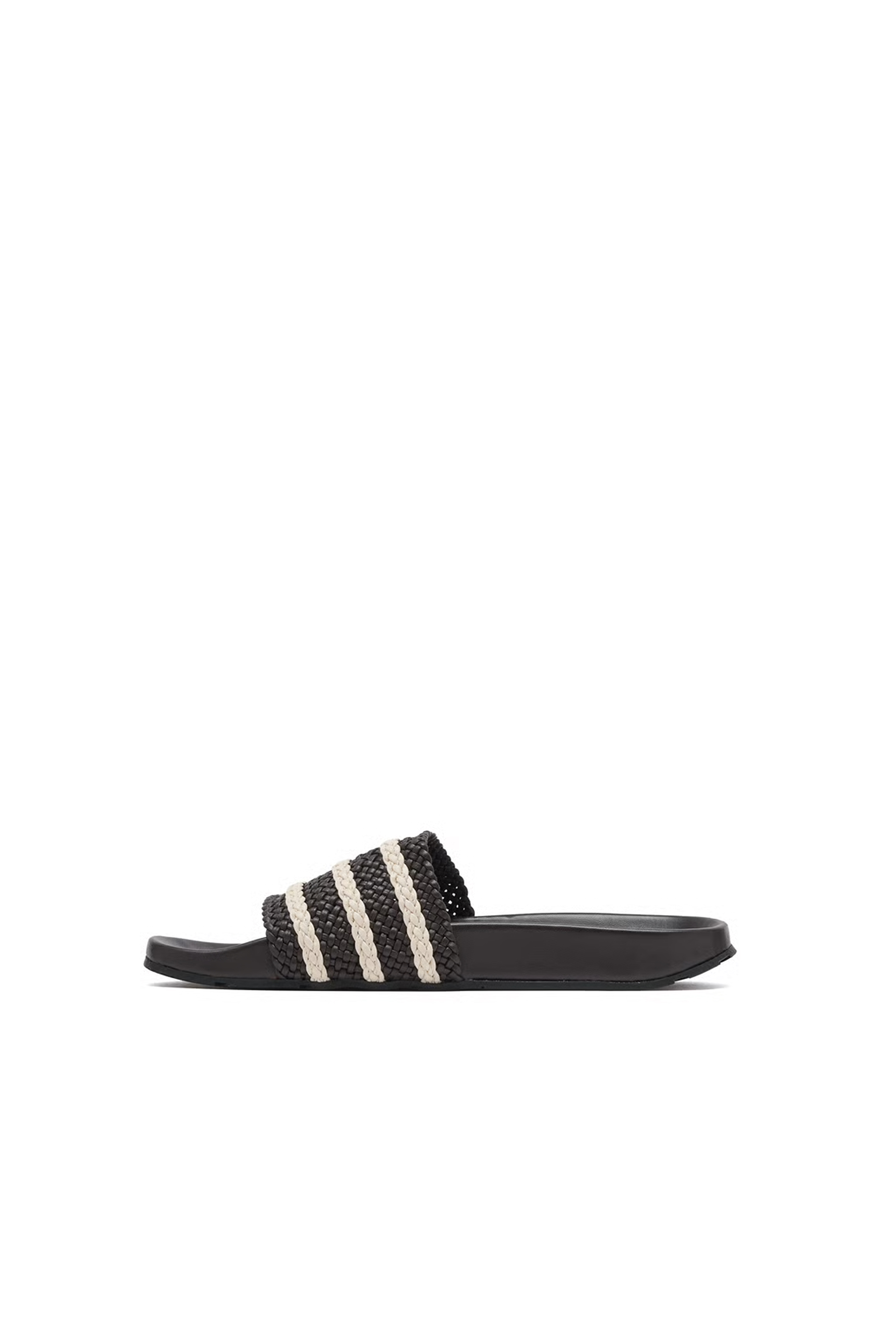 WB ADILETTE thumbnail 2